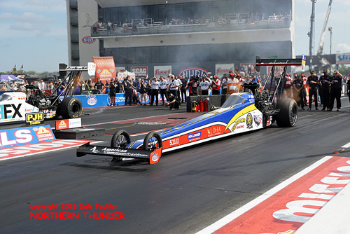 Tony Schumacher (near lane) vs Clay Millican (far lane)